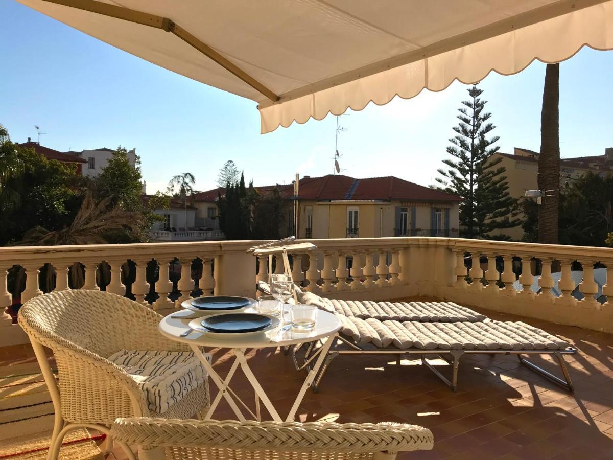 Le Louvre-Terrasse-Centre Ville Menton Bagian luar foto