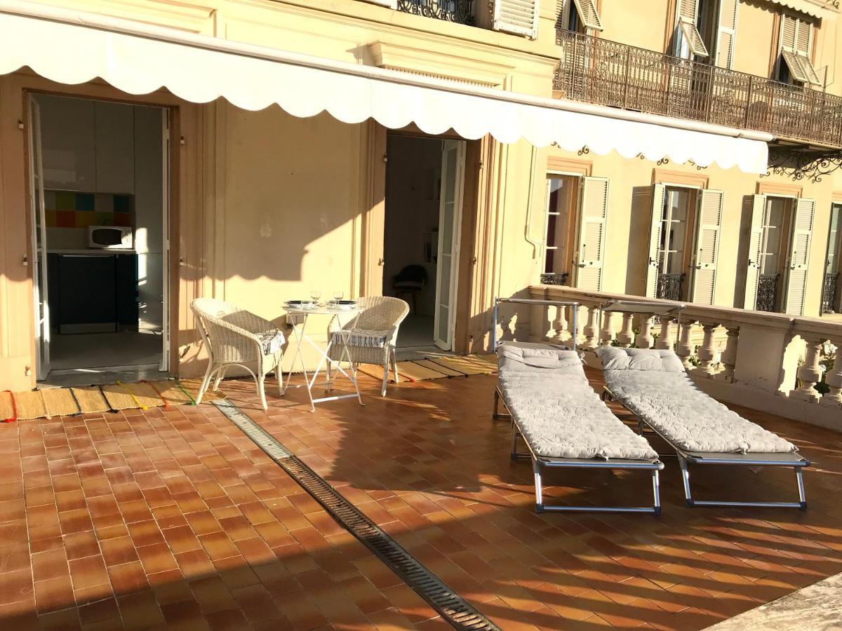 Le Louvre-Terrasse-Centre Ville Menton Bagian luar foto